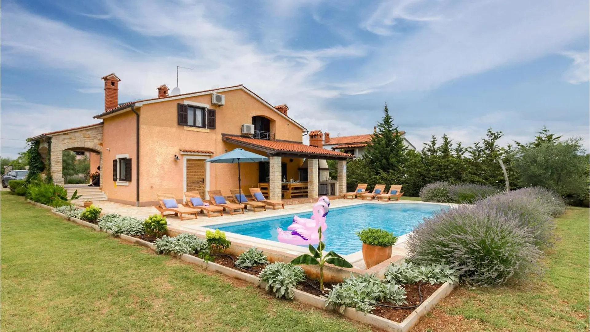 Stunning Home In Pula With Outdoor Swimming Pool Muntic