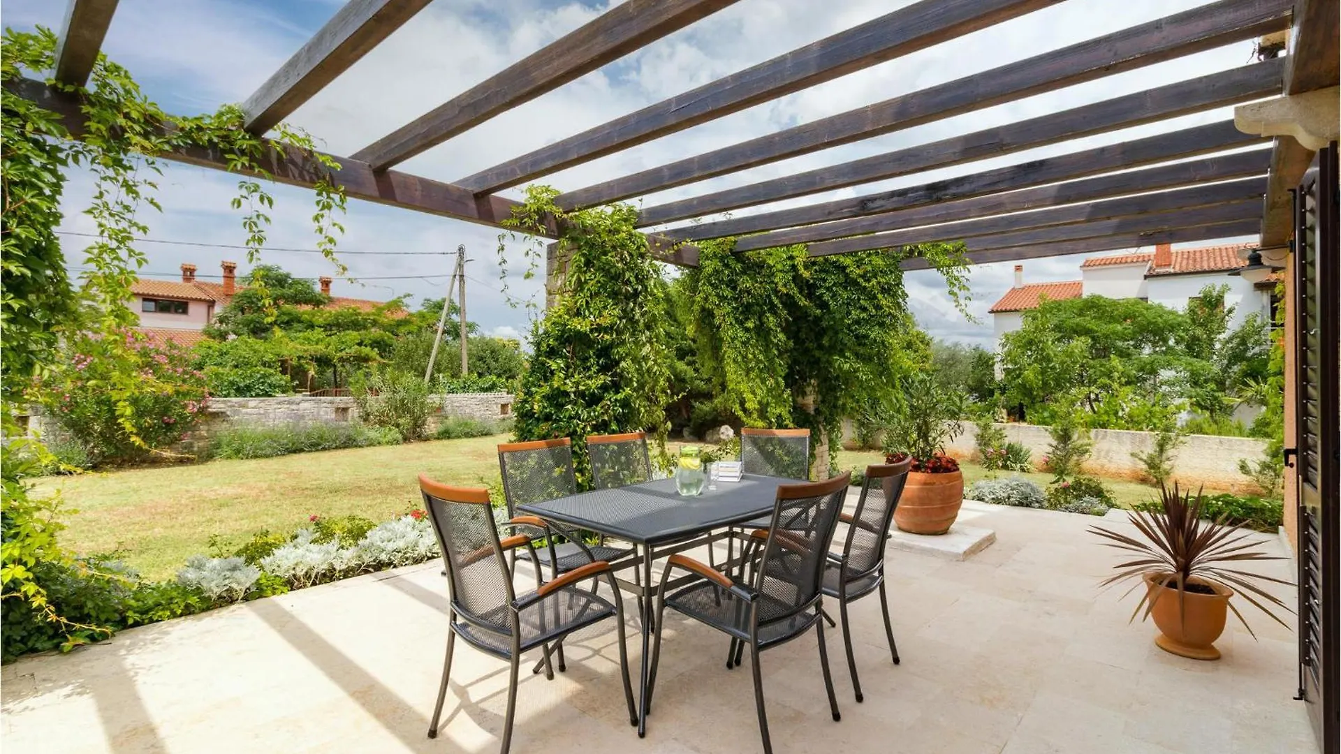 Holiday home Stunning Home In Pula With Outdoor Swimming Pool Muntic